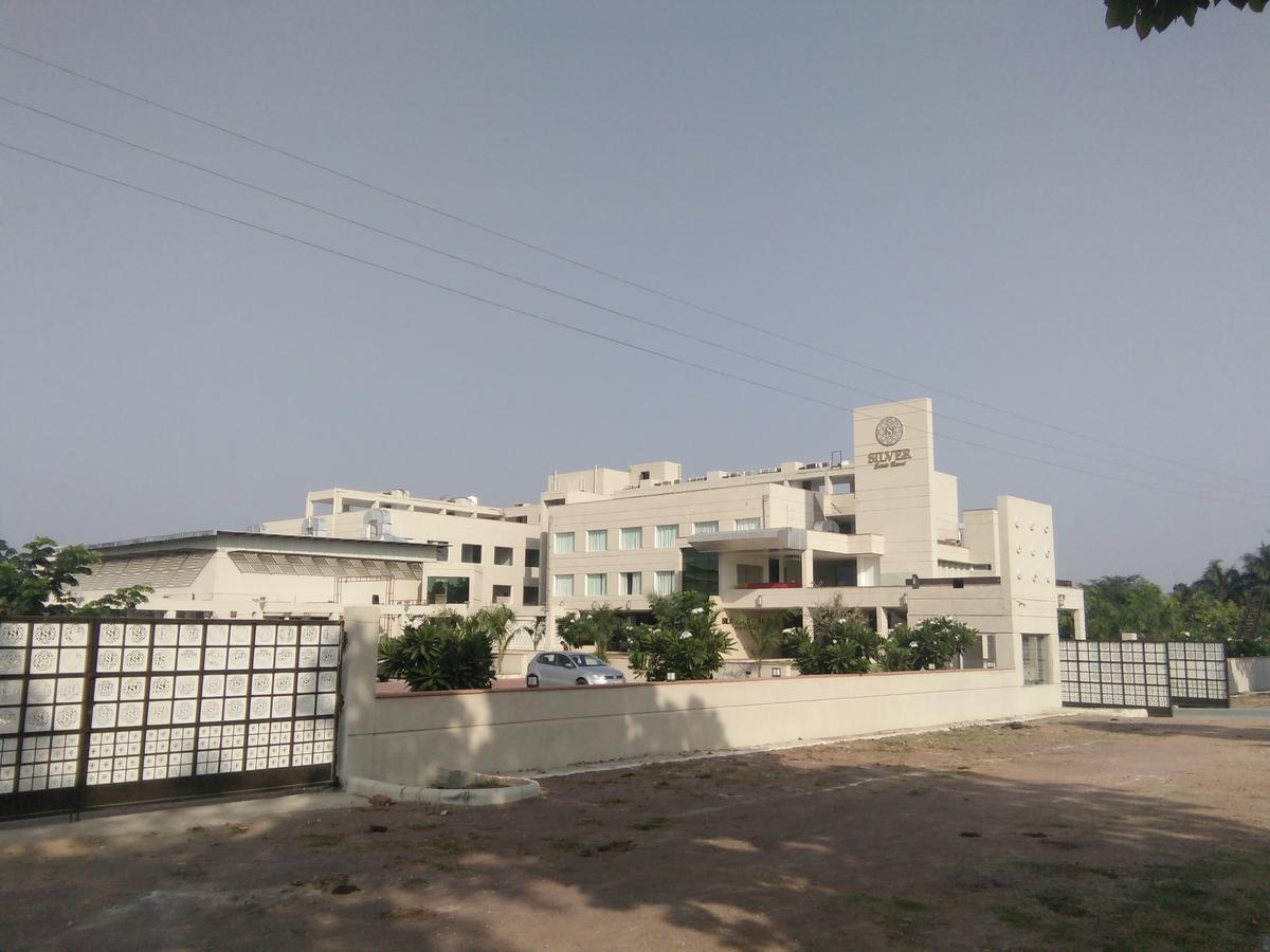 Silver Estate Resort Tikamgarh Buitenkant foto