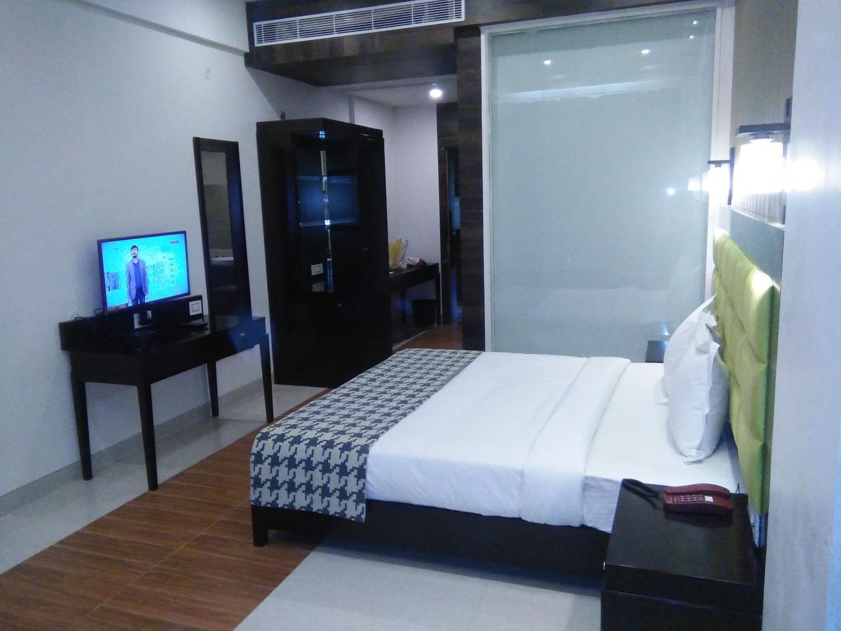 Silver Estate Resort Tikamgarh Buitenkant foto